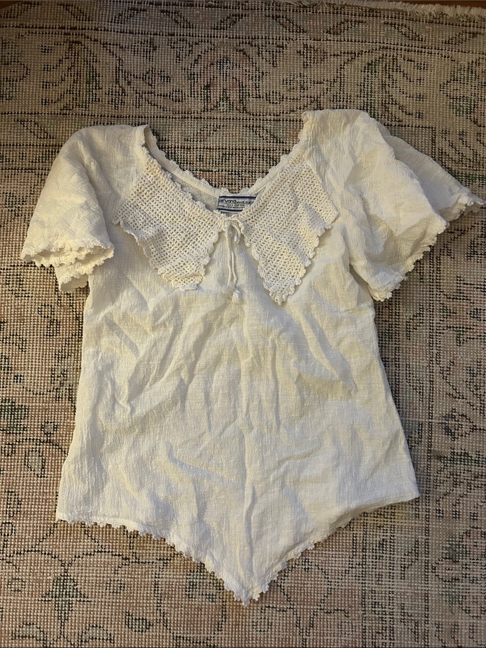 100% cotton size large bohemian vintage top fits like a small